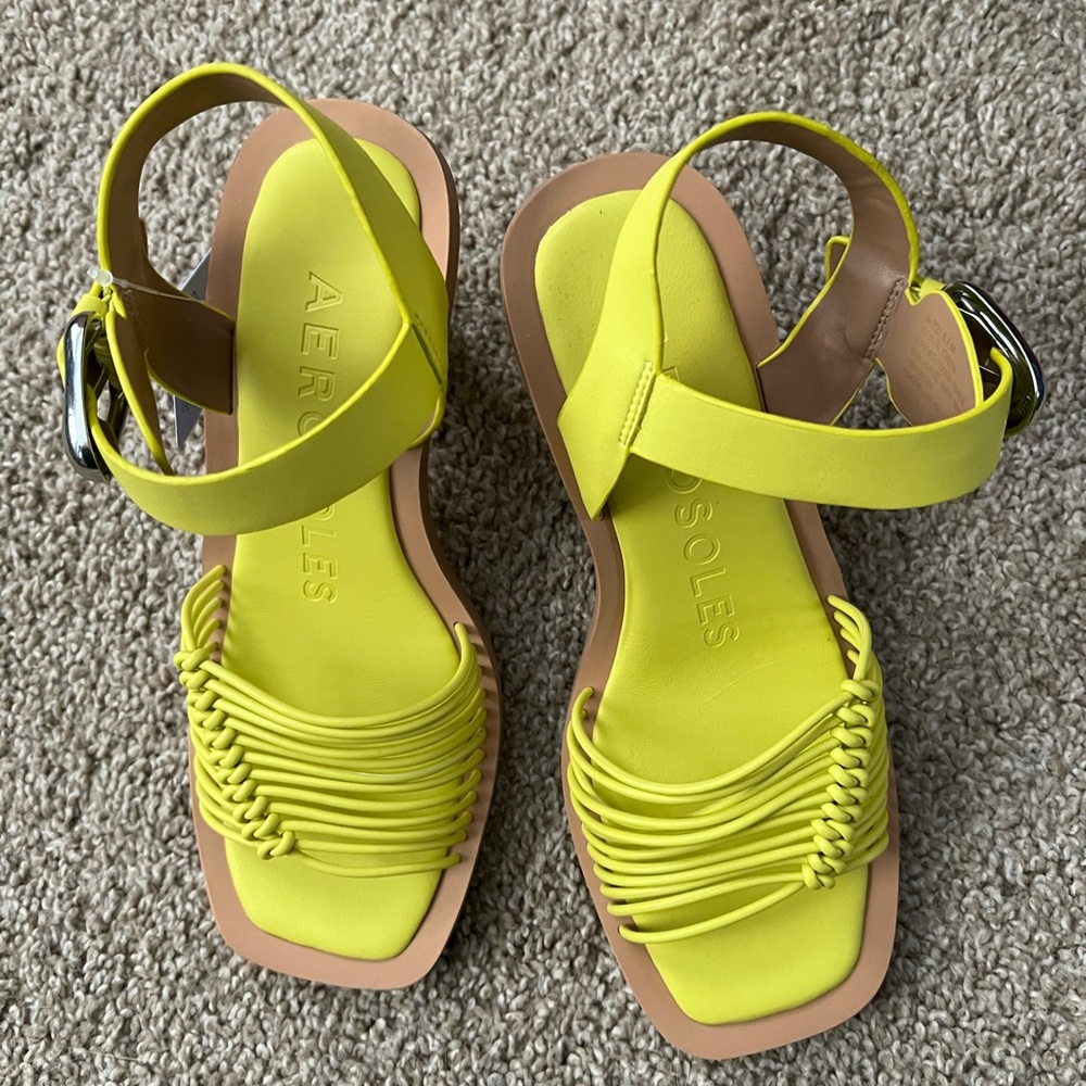 AEROSOLES Women's Bright Yellow Sandals